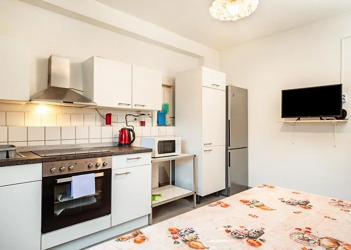 Daire Nguyen Und Le 2 Neukirch (Tubingen)